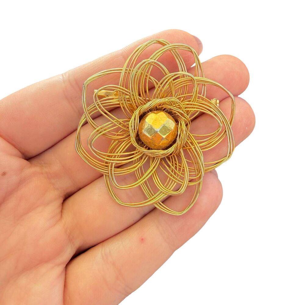 Vintage Jewelry Gold Tone Wire Flower Brooch flower pin